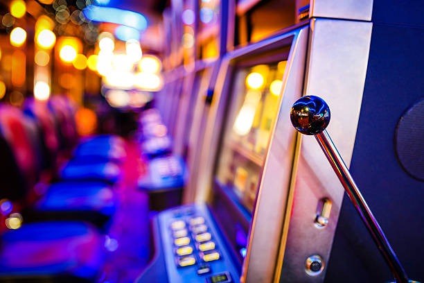 ratuking4d platform interface showing live-dealer tables and sportsbook markets